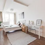 Apartment Cool With Terrace - Leg11 Prague